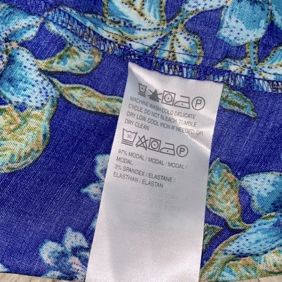 Candace Cameron Bure floral top size large - Picture 5 of 7